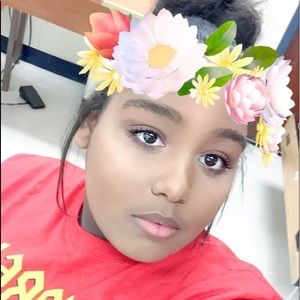 Meet your Posher, Elizabeth